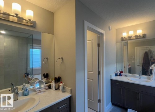 1539 200 Street, Edmonton, AB - Indoor Photo Showing Bathroom