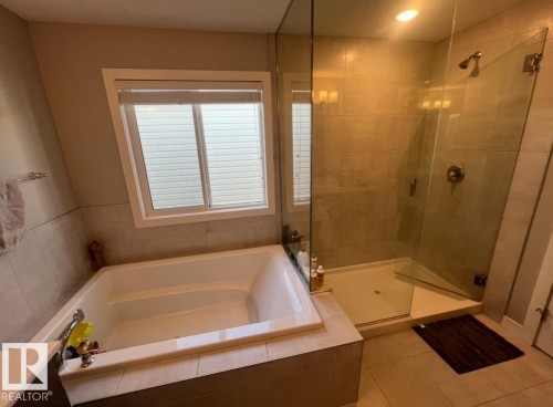 1539 200 Street, Edmonton, AB - Indoor Photo Showing Bathroom