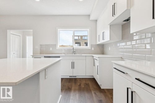 59 Gambel Loop, Spruce Grove, AB - Indoor Photo Showing Kitchen