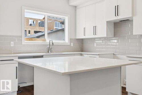 59 Gambel Loop, Spruce Grove, AB - Indoor Photo Showing Kitchen With Upgraded Kitchen