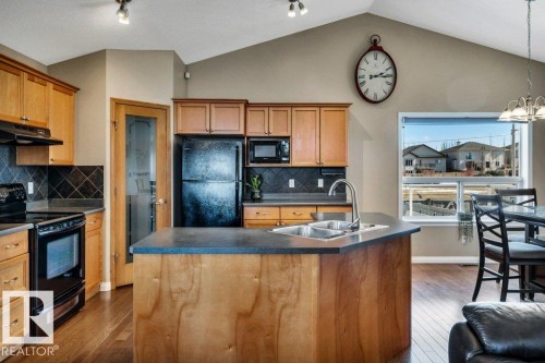 253 Birchwood Drive, Devon, AB - Indoor Photo Showing Kitchen With Double Sink