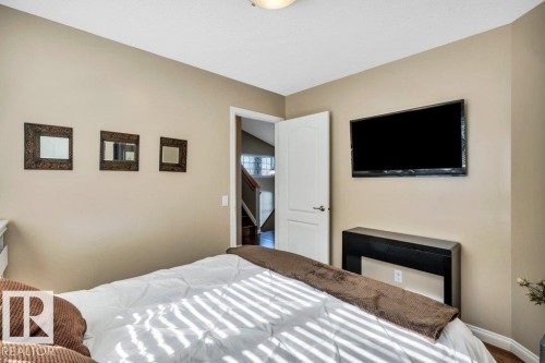 253 Birchwood Drive, Devon, AB - Indoor Photo Showing Bedroom