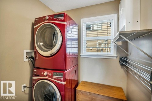 253 Birchwood Drive, Devon, AB - Indoor Photo Showing Laundry Room