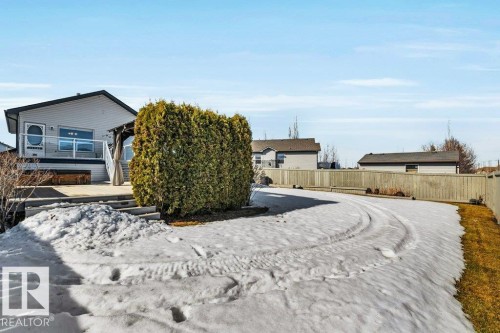 253 Birchwood Drive, Devon, AB - Outdoor