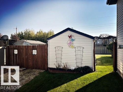 253 Birchwood Drive, Devon, AB - Outdoor