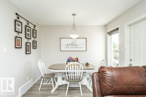 8727 Carson Way, Edmonton, AB - Indoor Photo Showing Dining Room