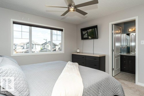 8727 Carson Way, Edmonton, AB - Indoor Photo Showing Bedroom