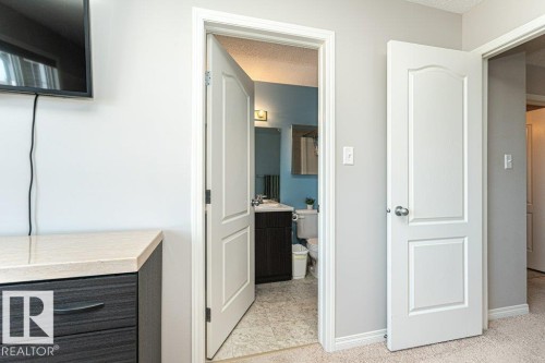 8727 Carson Way, Edmonton, AB - Indoor Photo Showing Other Room