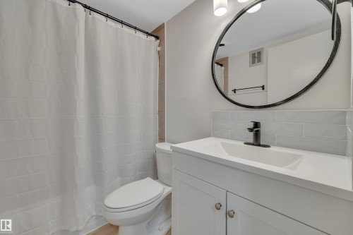 222 5730 Riverbend Road, Edmonton, AB - Indoor Photo Showing Bathroom