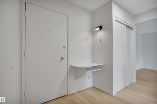 222 5730 Riverbend Road, Edmonton, AB - Indoor Photo Showing Other Room