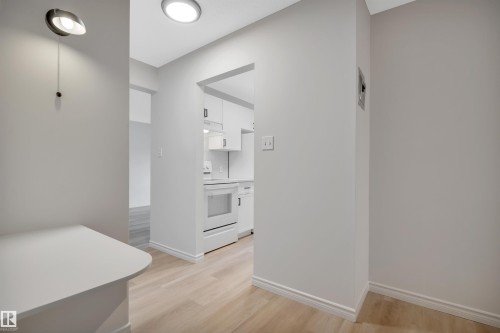 222 5730 Riverbend Road, Edmonton, AB - Indoor Photo Showing Other Room