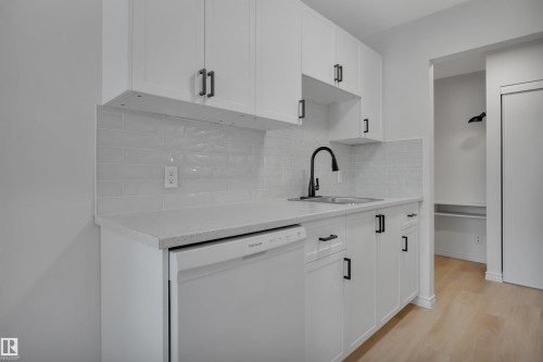222 5730 Riverbend Road, Edmonton, AB - Indoor Photo Showing Kitchen