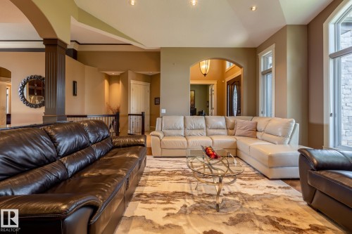 7620 98A Avenue, Edmonton, AB - Indoor Photo Showing Living Room