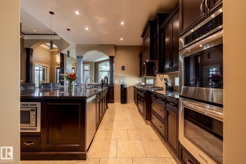 7620 98A Avenue, Edmonton, AB - Indoor Photo Showing Kitchen With Upgraded Kitchen