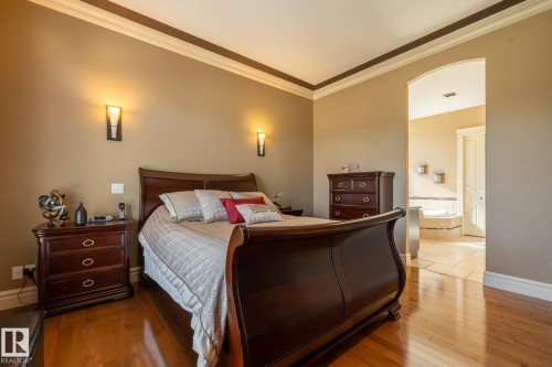 7620 98A Avenue, Edmonton, AB - Indoor Photo Showing Bedroom