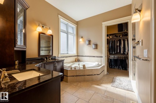 7620 98A Avenue, Edmonton, AB - Indoor Photo Showing Bathroom