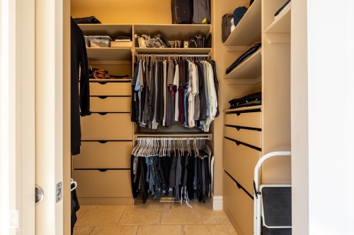 7620 98A Avenue, Edmonton, AB - Indoor With Storage