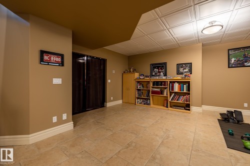 7620 98A Avenue, Edmonton, AB - Indoor