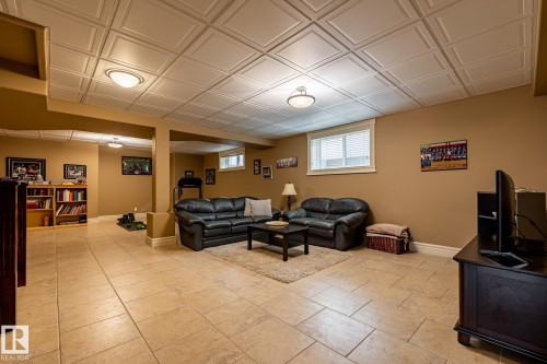 7620 98A Avenue, Edmonton, AB - Indoor