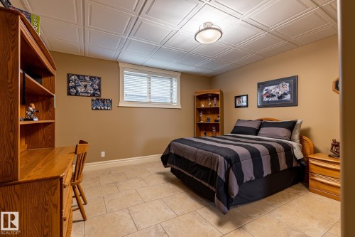 7620 98A Avenue, Edmonton, AB - Indoor Photo Showing Bedroom