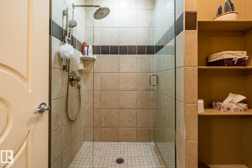 7620 98A Avenue, Edmonton, AB - Indoor Photo Showing Bathroom
