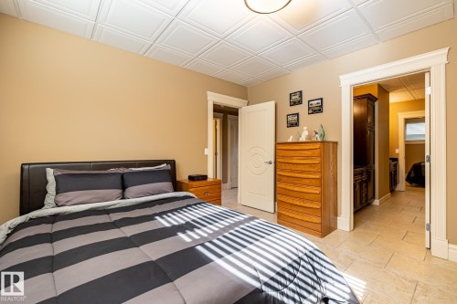 7620 98A Avenue, Edmonton, AB - Indoor Photo Showing Bedroom