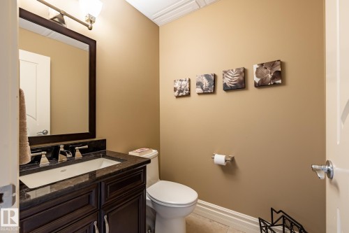 7620 98A Avenue, Edmonton, AB - Indoor Photo Showing Bathroom