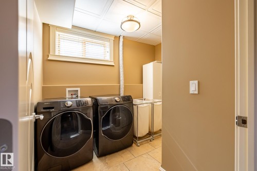 7620 98A Avenue, Edmonton, AB - Indoor Photo Showing Laundry Room
