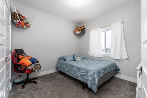 9338 Pear Link, Edmonton, AB - Indoor Photo Showing Bedroom