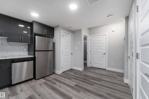 9338 Pear Link, Edmonton, AB - Indoor Photo Showing Kitchen With Stainless Steel Kitchen