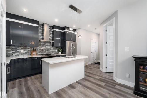 9338 Pear Link, Edmonton, AB - Indoor Photo Showing Kitchen With Stainless Steel Kitchen With Double Sink With Upgraded Kitchen