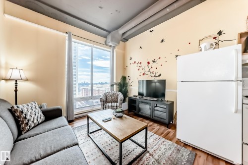 1010 10024 Jasper Avenue, Edmonton, AB - Indoor Photo Showing Living Room