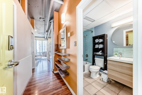 1010 10024 Jasper Avenue, Edmonton, AB - Indoor Photo Showing Bathroom