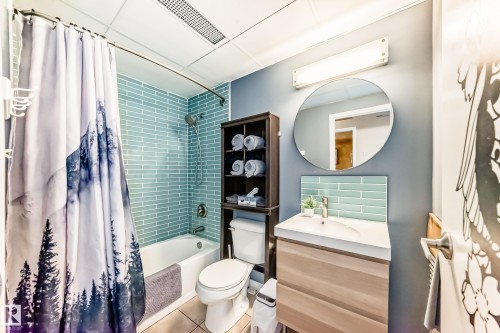 1010 10024 Jasper Avenue, Edmonton, AB - Indoor Photo Showing Bathroom