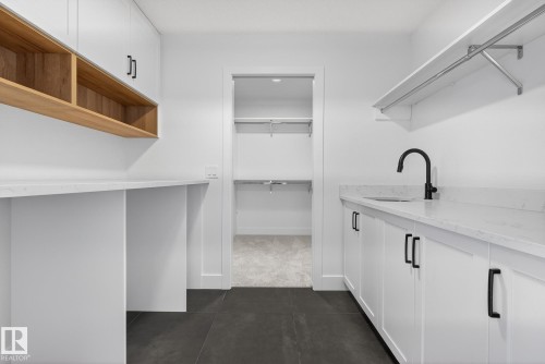 7087 Kiviaq Crescent, Edmonton, AB - Indoor