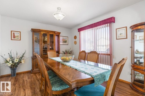 6704 164 Avenue, Edmonton, AB - Indoor Photo Showing Dining Room