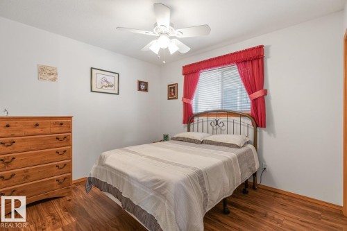 6704 164 Avenue, Edmonton, AB - Indoor Photo Showing Bedroom