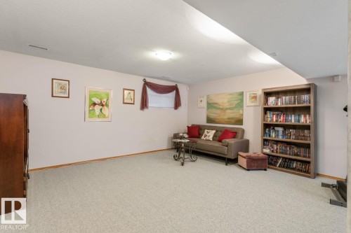 6704 164 Avenue, Edmonton, AB - Indoor Photo Showing Other Room