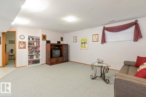 6704 164 Avenue, Edmonton, AB - Indoor
