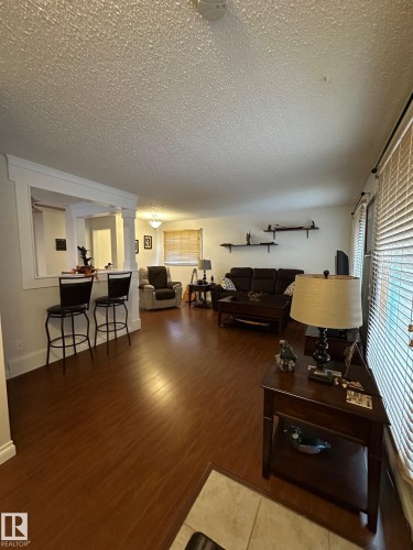171 Willow Drive, Wetaskiwin, AB - Indoor Photo Showing Living Room