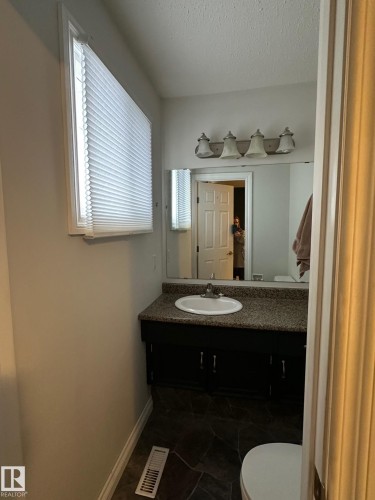 171 Willow Drive, Wetaskiwin, AB - Indoor Photo Showing Bathroom