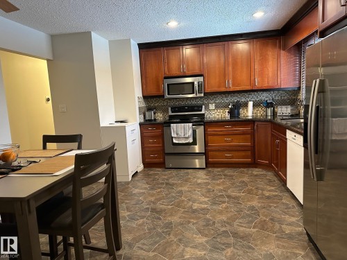 171 Willow Drive, Wetaskiwin, AB - Indoor Photo Showing Kitchen