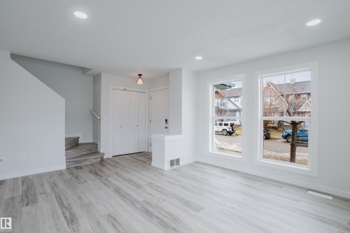 5604 202 Street, Edmonton, AB - Indoor Photo Showing Other Room