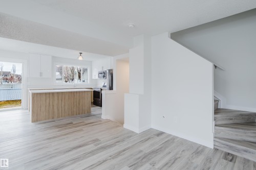 5604 202 Street, Edmonton, AB - Indoor Photo Showing Other Room