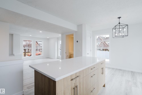 5604 202 Street, Edmonton, AB - Indoor