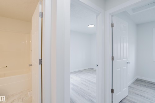 5604 202 Street, Edmonton, AB - Indoor Photo Showing Other Room