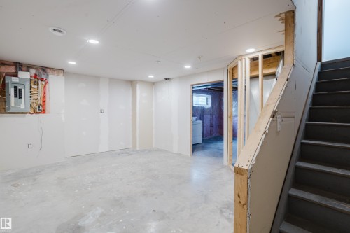 5604 202 Street, Edmonton, AB - Indoor