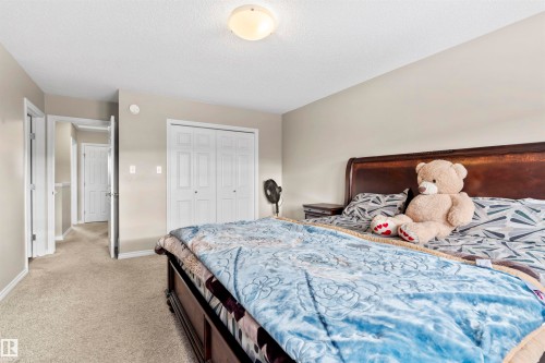 2526 19A Avenue Nw, Edmonton, AB - Indoor Photo Showing Bedroom