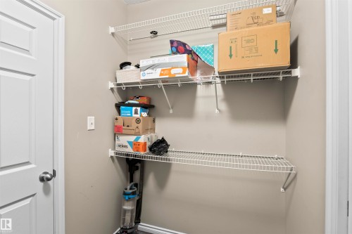 2526 19A Avenue Nw, Edmonton, AB - Indoor With Storage