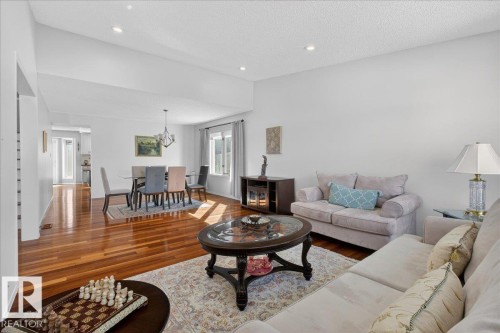 17715 57 Avenue, Edmonton, AB - Indoor Photo Showing Living Room